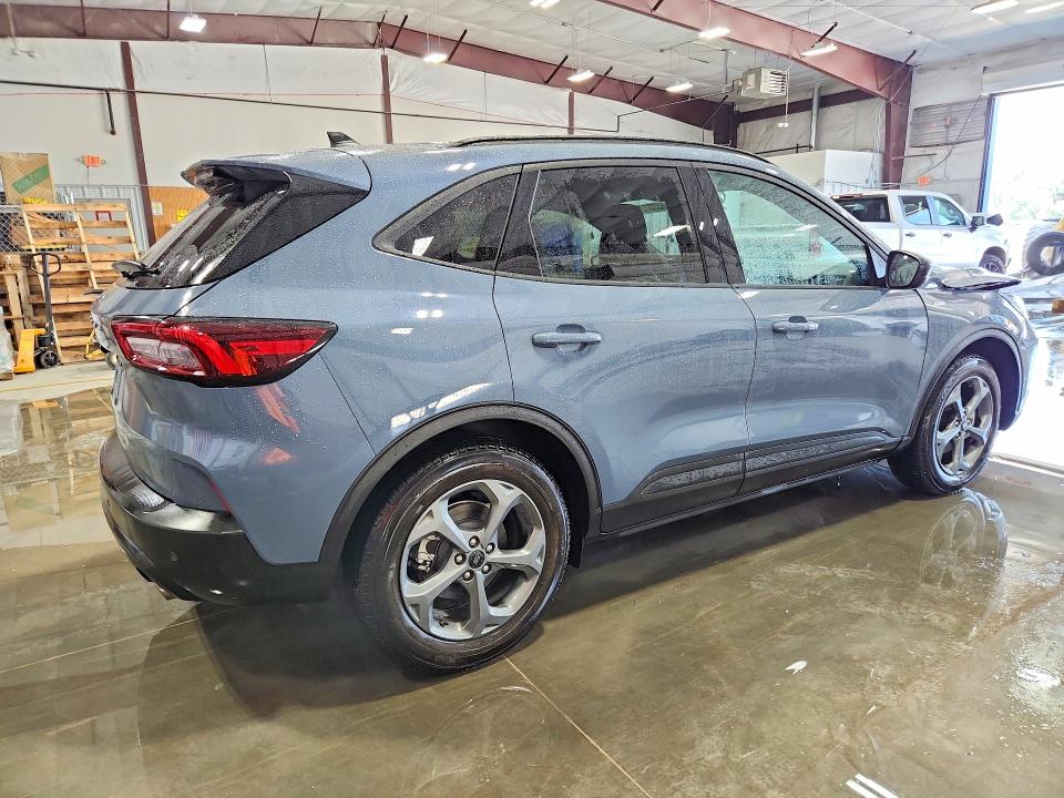 Photo 3 from auction – 2025 FORD ESCAPE with VIN 1FMCU0MN2SUA46296