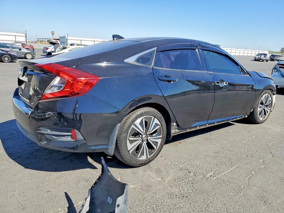 Photo 3 from auction – 2017 HONDA CIVIC with VIN 2HGFC1F73HH639459