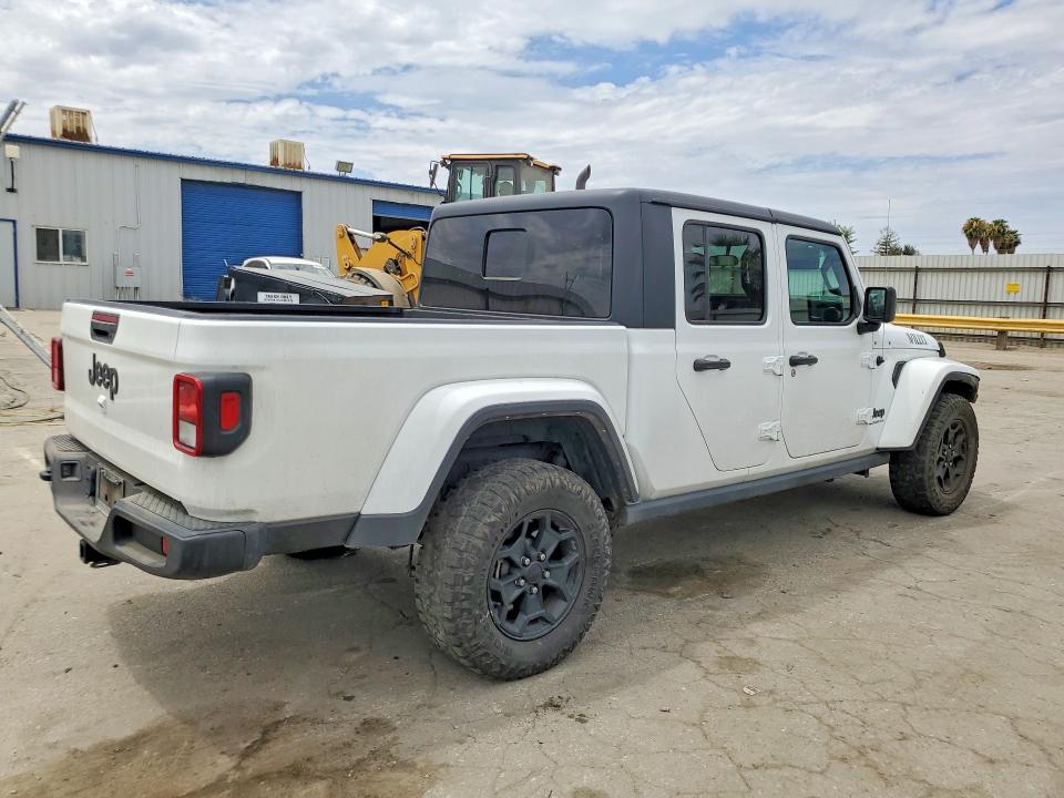 Photo 3 from auction – 2022 JEEP GLADIATOR with VIN 1C6HJTAG0NL143752