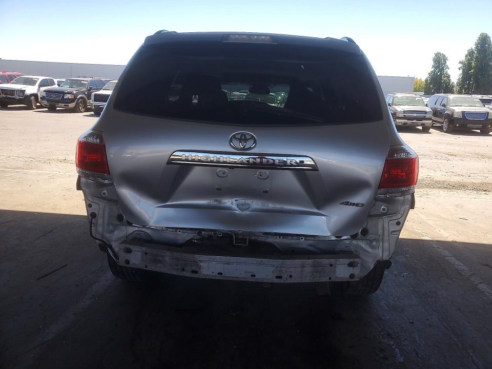 Снимка 6 от търг – 2011 TOYOTA HIGHLANDER с VIN 5TDDK3EH2BS060762