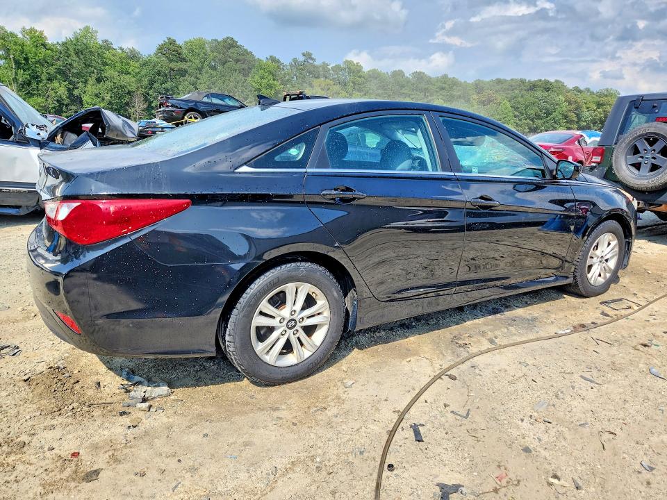 Photo 3 from auction – 2014 HYUNDAI SONATA with VIN 5NPEB4AC7EH920136