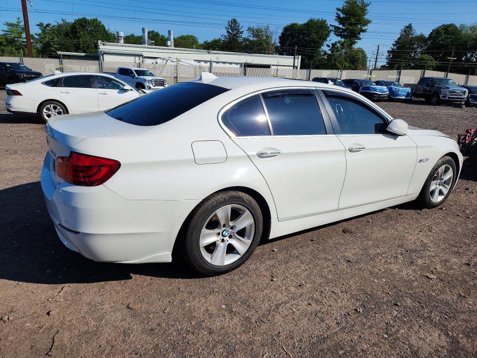 صورة رقم 3 من المزاد - 2013 BMW 528 مع VIN WBAXG5C56DDY32985