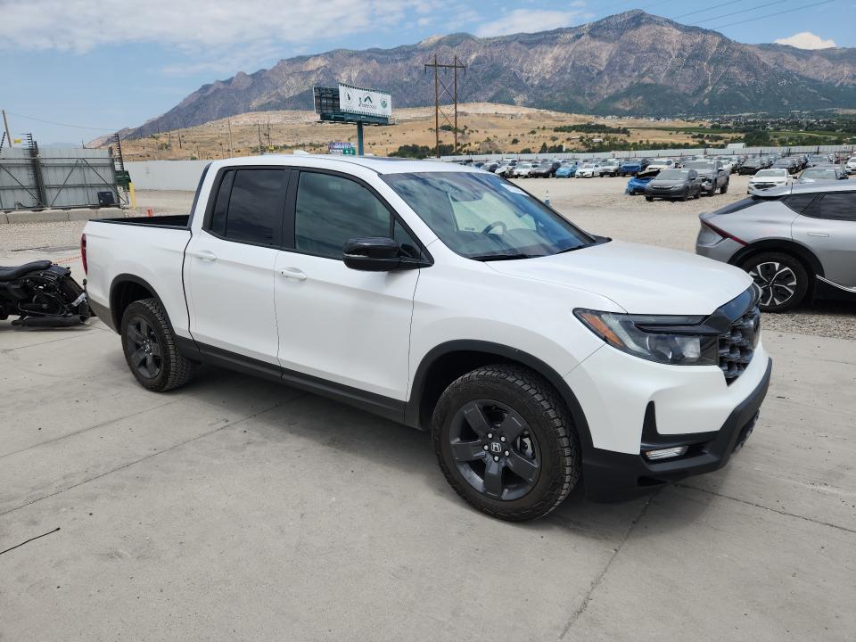Photo 4 from auction – 2026 HONDA RIDGELINE with VIN 5FPYK3F6XTB020182