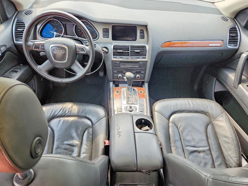 Фото 8 с аукциона – 2010 AUDI Q7 с VIN WA1LYAFE5AD007397