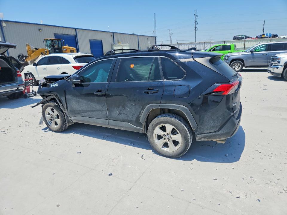 Photo 2 from auction – 2021 TOYOTA RAV4 with VIN 2T3W1RFV6MC130253