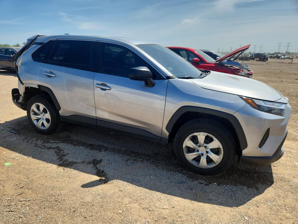 Photo 4 from auction – 2023 TOYOTA RAV4 with VIN 2T3F1RFV3PW357418