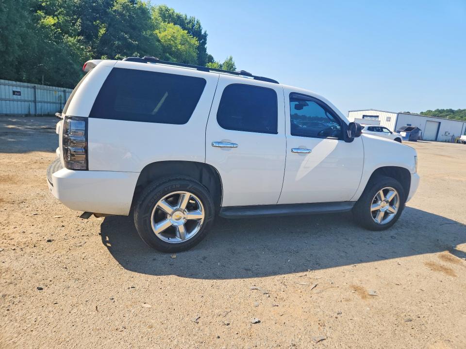 Photo 3 from auction – 2013 CHEVROLET TAHOE with VIN 1GNSCBE03DR359775