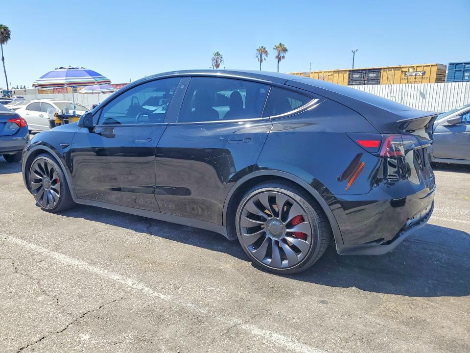 Фото 2 с аукциона – 2022 TESLA MODEL Y с VIN 7SAYGDEF0NF336813