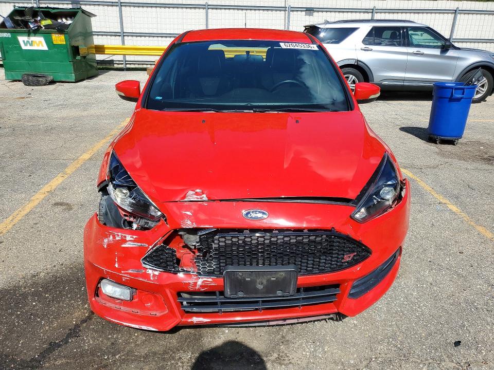 Photo 5 from auction – 2016 FORD FOCUS with VIN 1FADP3L96GL227409