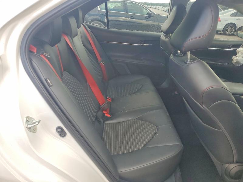 Photo 10 from auction – 2022 TOYOTA CAMRY with VIN 4T1KZ1AK2NU064007