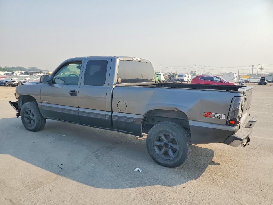 Photo 2 from auction – 2002 CHEVROLET SILVERADO with VIN 2GCEK19T821231660