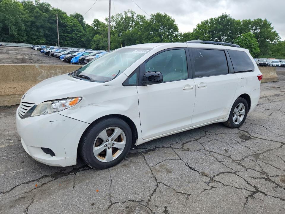 2015 TOYOTA SIENNA - Търг №62761926