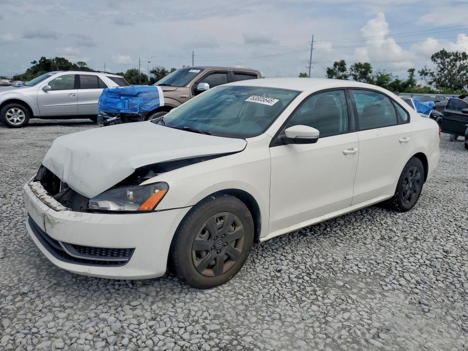 VOLKSWAGEN PASSAT 2015 z numerem VIN 1VWAS7A31FC030628 - Zdjęcie z aukcji