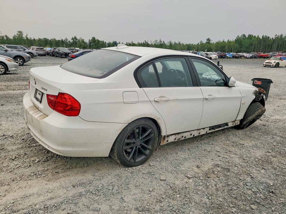 Photo 3 from auction – 2010 BMW 328 with VIN WBAPK7C50AA458221