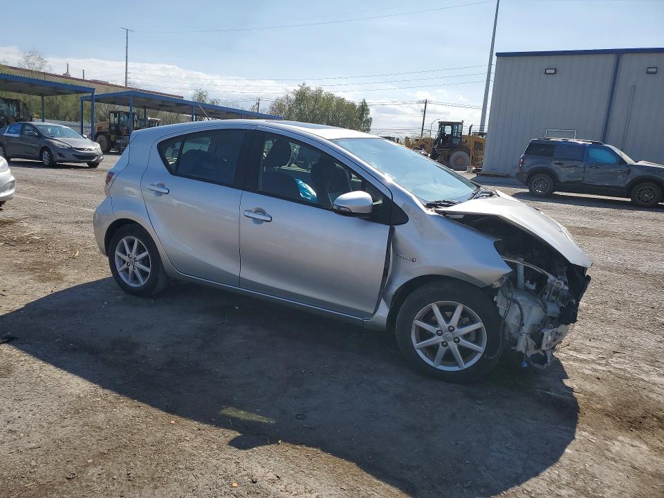 Photo 4 from auction – 2014 TOYOTA PRIUS C with VIN JTDKDTB36E1072179