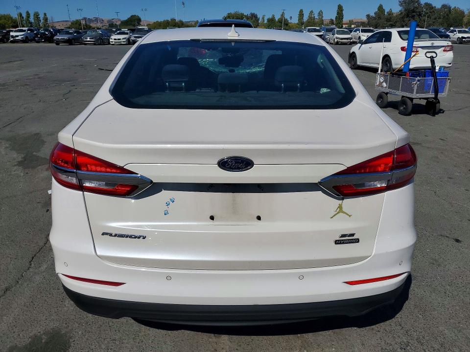 Photo 6 from auction – 2020 FORD FUSION with VIN 3FA6P0LU1LR135826