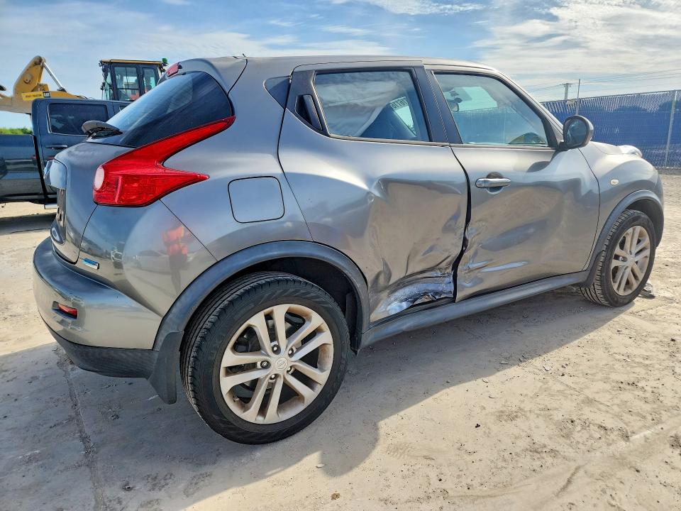 Photo 3 from auction – 2014 NISSAN JUKE with VIN JN8AF5MR2ET362186