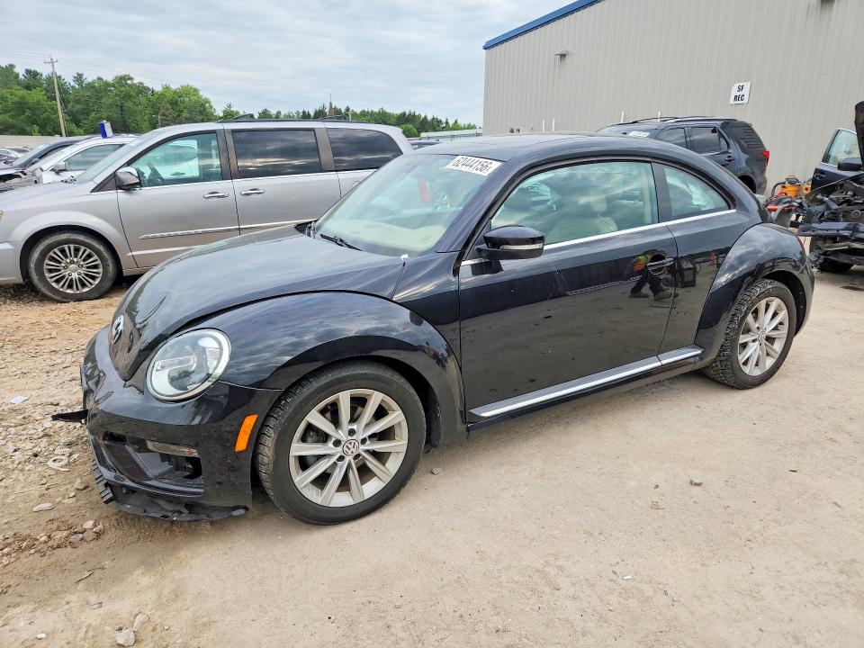 VOLKSWAGEN BEETLE 2018 with VIN 3VWJD7AT2JM714766 - Photo from auction