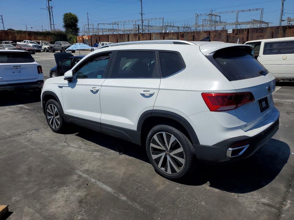 Photo 2 from auction – 2022 VOLKSWAGEN TAOS with VIN 3VVLX7B24NM058408