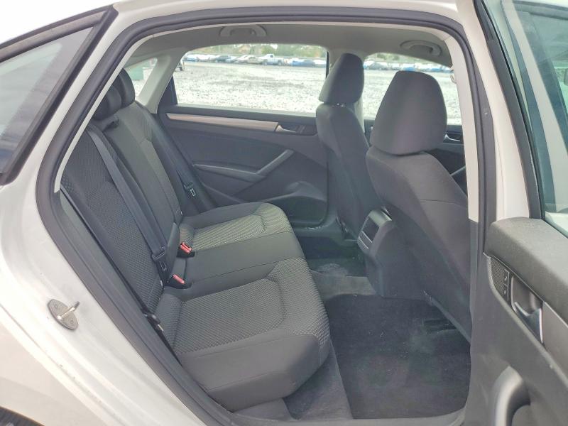 Photo 10 from auction – 2015 VOLKSWAGEN PASSAT with VIN 1VWAS7A31FC030628