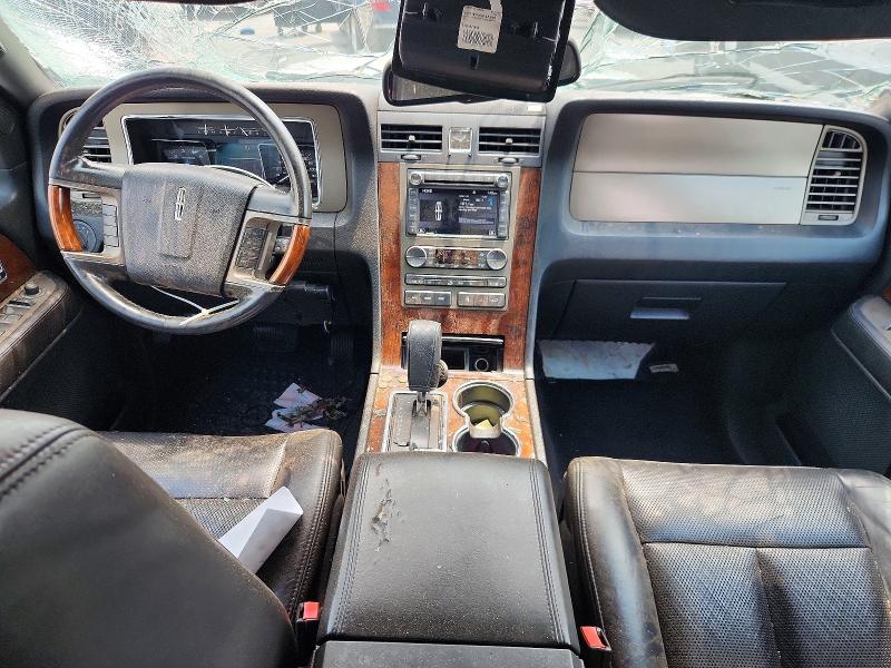 Photo 8 from auction – 2011 LINCOLN NAVIGATOR with VIN 5LMJJ2H57BEJ06327