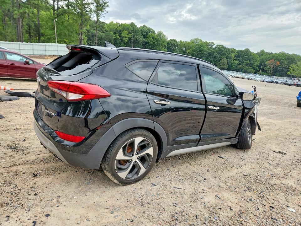 Photo 3 from auction – 2017 HYUNDAI TUCSON with VIN KM8J33A20HU329407