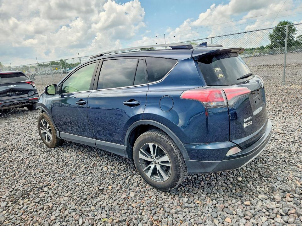 Photo 2 from auction – 2017 TOYOTA RAV4 with VIN JTMRFREV1HJ130812