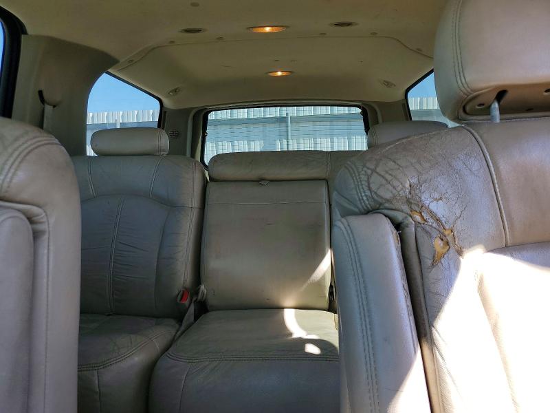 Photo 10 from auction – 2001 CHEVROLET SUBURBAN with VIN 1GNFK16TX1J220132