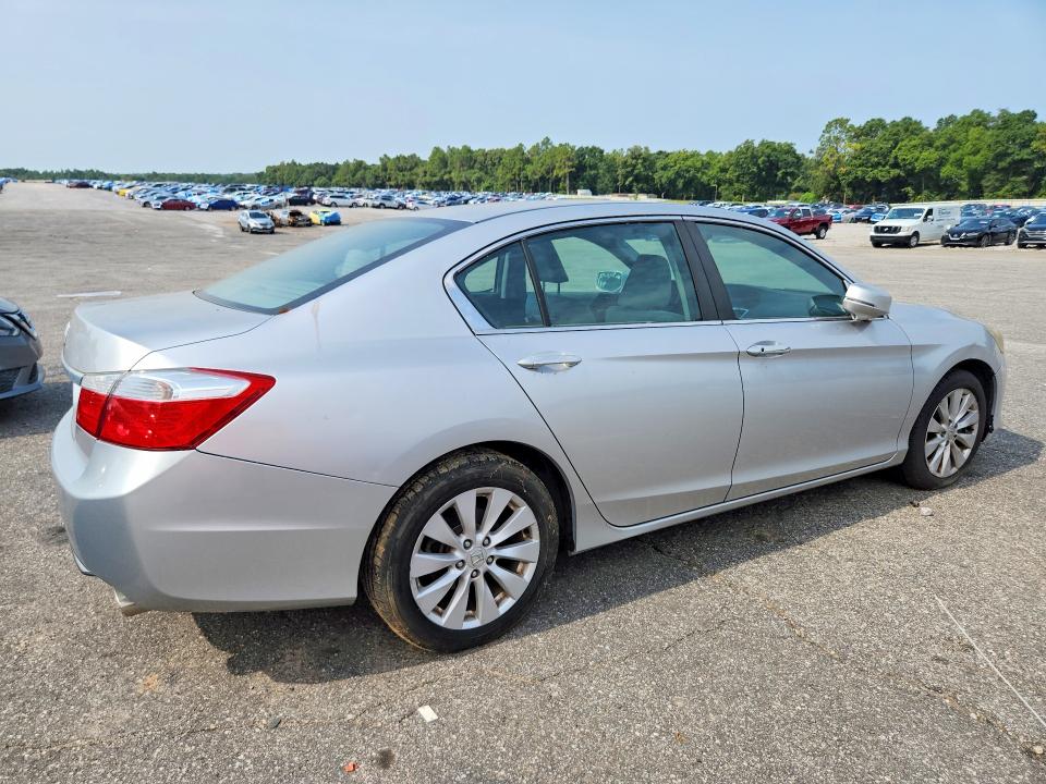 Photo 3 from auction – 2013 HONDA ACCORD with VIN 1HGCR2F72DA103201