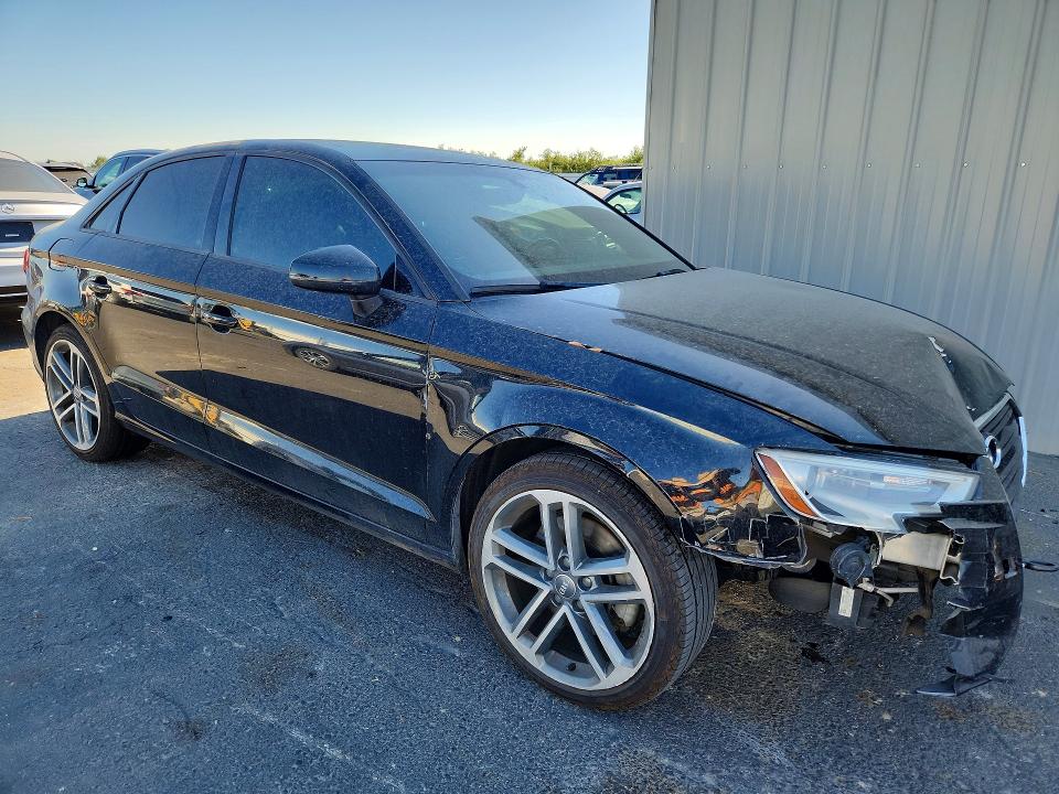 Zdjęcie 4 z aukcji – 2018 AUDI A3 z VIN WAUAUGFF4J1015364