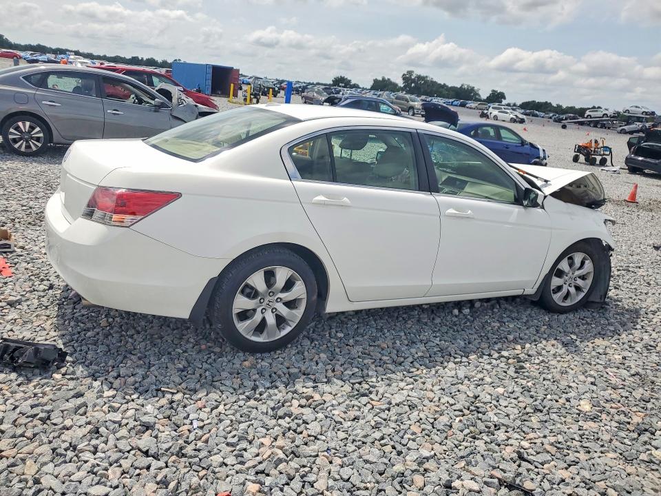 Photo 3 from auction – 2008 HONDA ACCORD with VIN JHMCP26828C071906