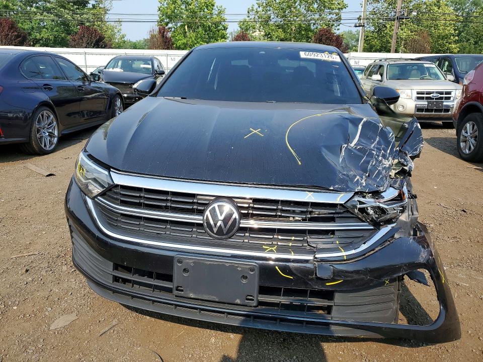 Photo 5 from auction – 2023 VOLKSWAGEN JETTA with VIN 3VWEM7BU7PM042348