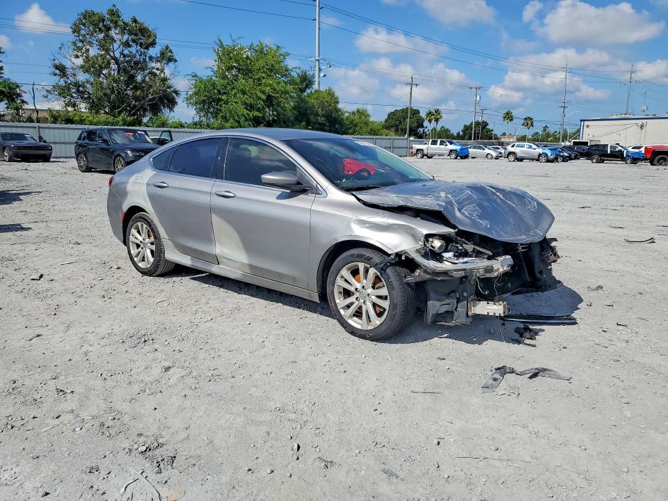 Photo 4 from auction – 2016 CHRYSLER 200 with VIN 1C3CCCAB2GN164485