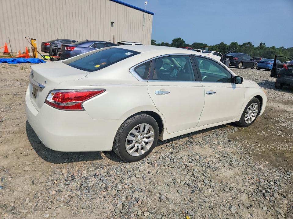 Photo 3 from auction – 2015 NISSAN ALTIMA with VIN 1N4AL3AP8FC215003