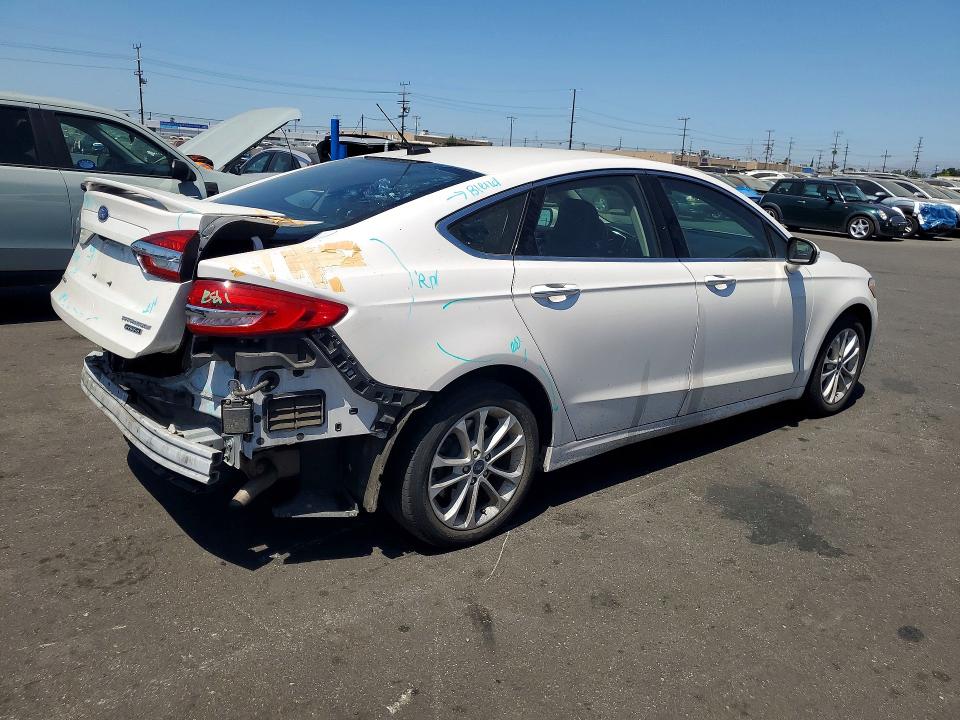 Photo 3 from auction – 2020 FORD FUSION with VIN 3FA6P0SUXLR170995