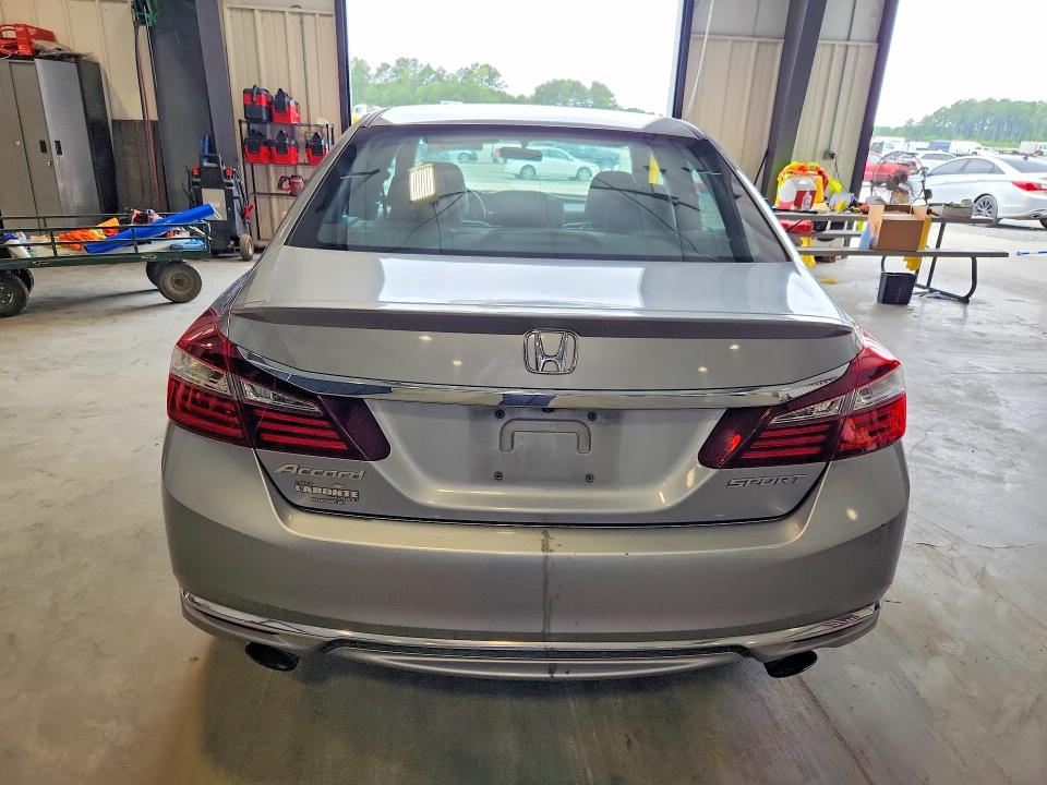 Photo 6 from auction – 2017 HONDA ACCORD with VIN 1HGCR2F53HA301581