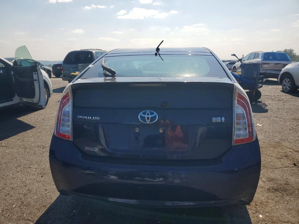 Photo 6 from auction – 2013 TOYOTA PRIUS with VIN JTDKN3DU0D1645000