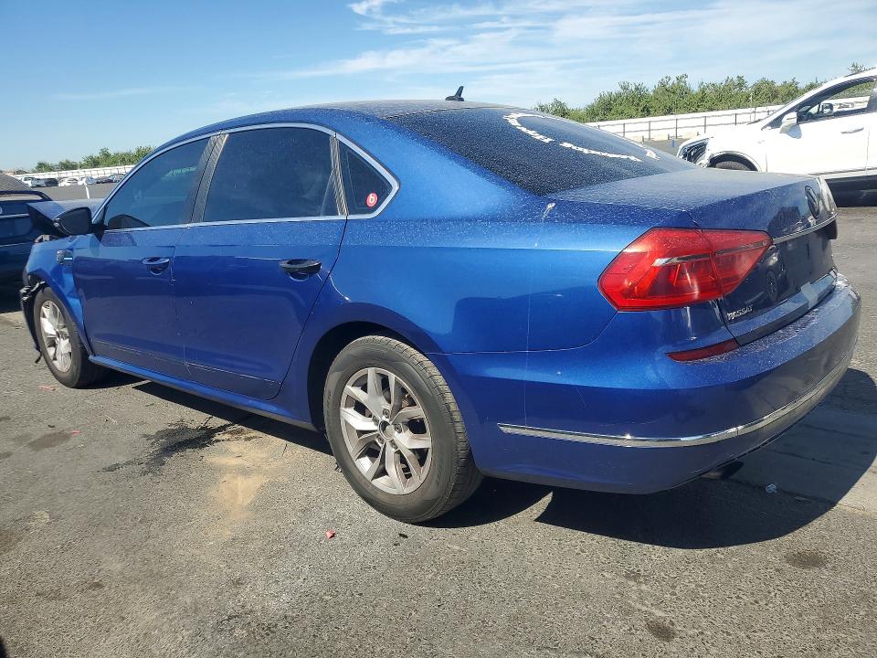 Photo 2 from auction – 2016 VOLKSWAGEN PASSAT with VIN 1VWAT7A32GC042026