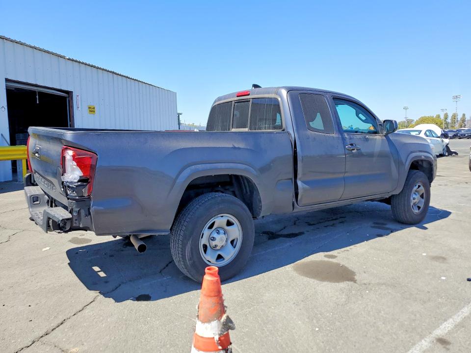 Photo 3 from auction – 2023 TOYOTA TACOMA with VIN 3TYRX5GN1PT089977