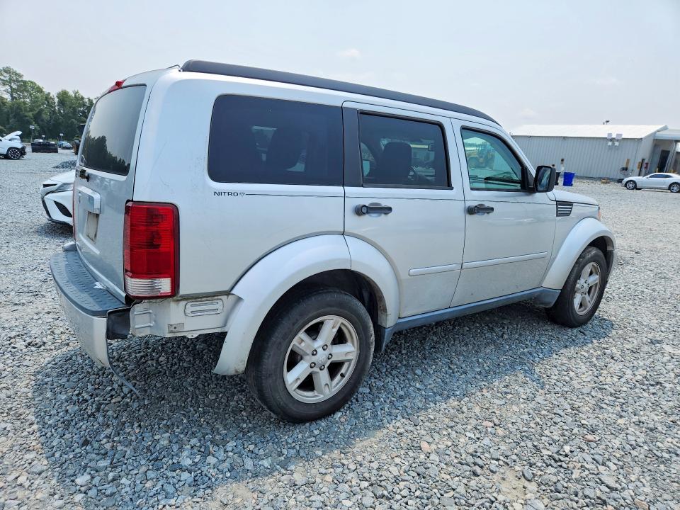 Photo 3 from auction – 2008 DODGE NITRO with VIN 1D8GT58K28W144927