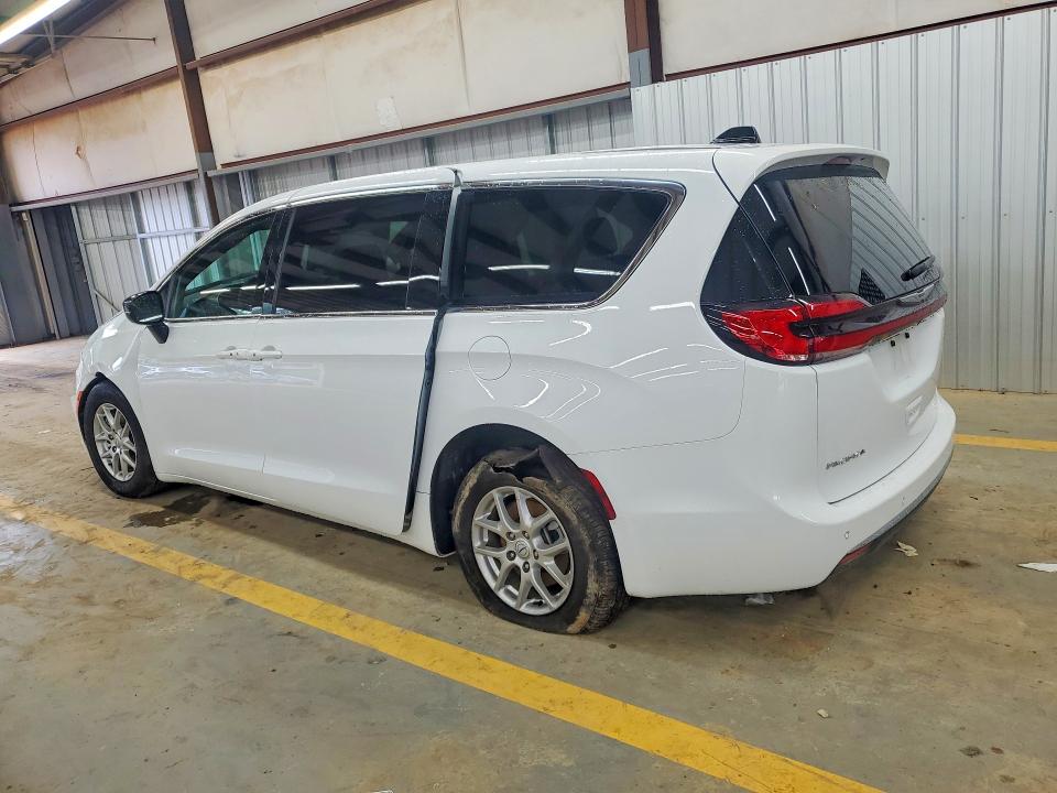 Photo 2 from auction – 2025 CHRYSLER PACIFICA with VIN 2C4RC1BG3SR612071