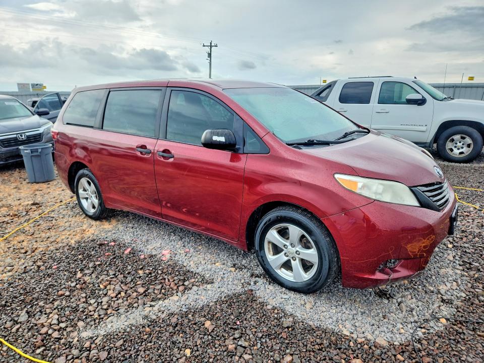 Photo 4 from auction – 2017 TOYOTA SIENNA with VIN 5TDZZ3DC0HS867121
