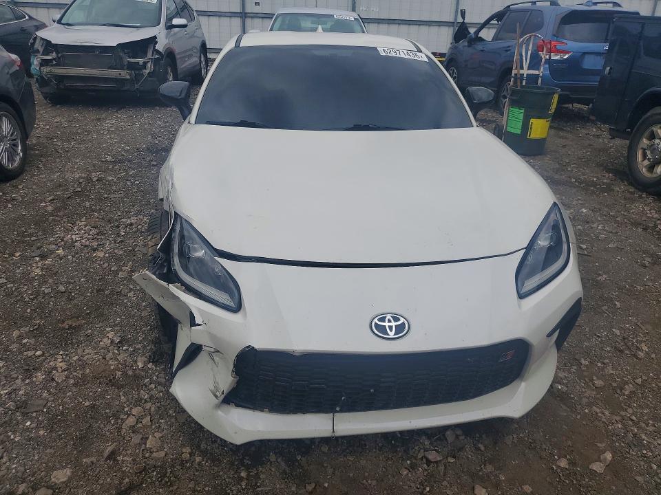 Снимка 5 от търг – 2022 TOYOTA GR 86 с VIN JF1ZNBF12N8753581