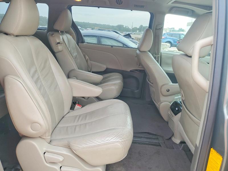 Photo 11 from auction – 2011 TOYOTA SIENNA with VIN 5TDYK3DC3BS076461