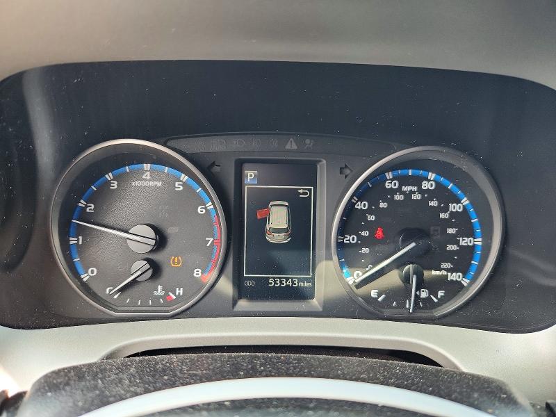 Photo 9 from auction – 2018 TOYOTA RAV4 with VIN 2T3BFREV0JW744386