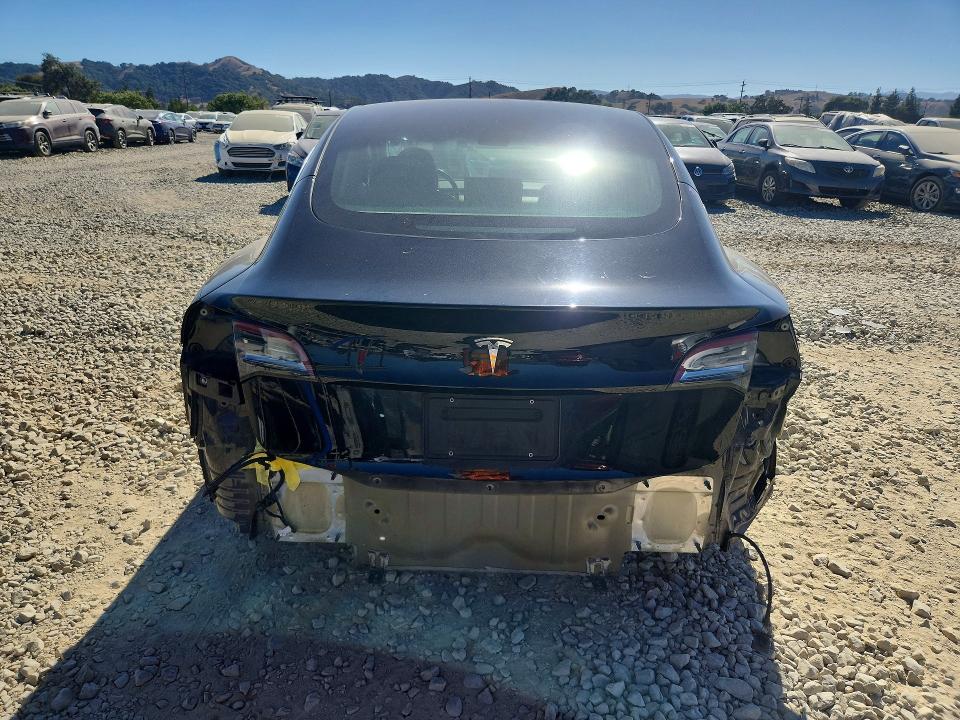 Photo 6 from auction – 2018 TESLA MODEL 3 with VIN 5YJ3E1EA1JF173163