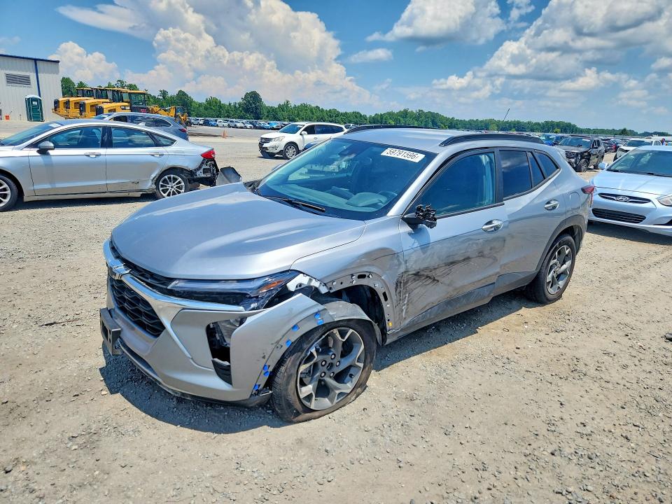 CHEVROLET TRAX 2024 with VIN KL77LHE24RC198217 - Photo from auction