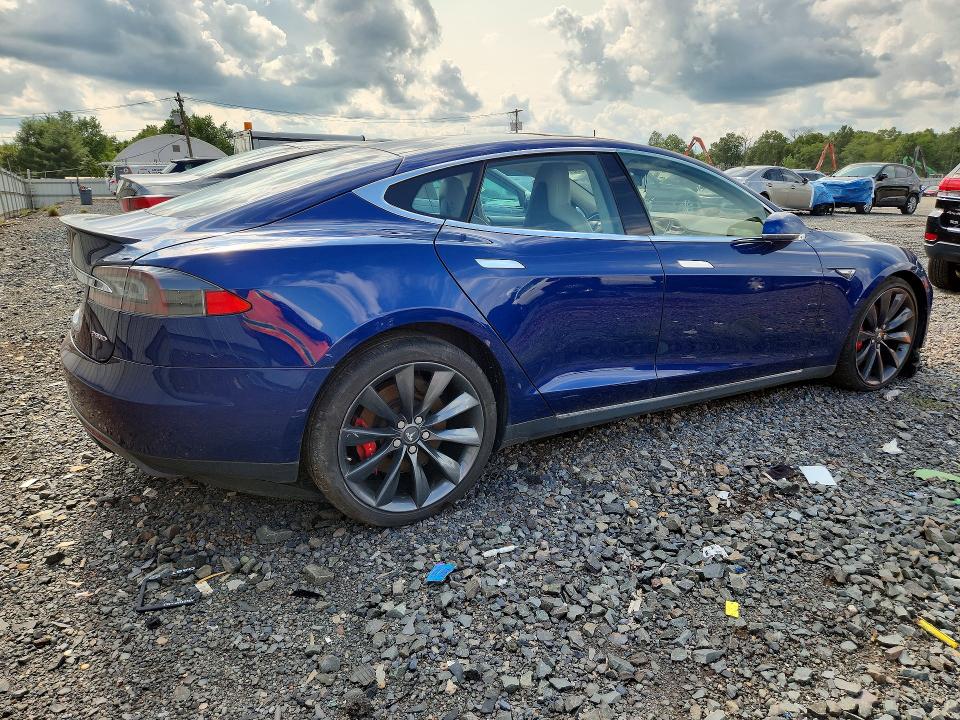 Photo 3 from auction – 2015 TESLA MODEL S with VIN 5YJSA1E47FF114353