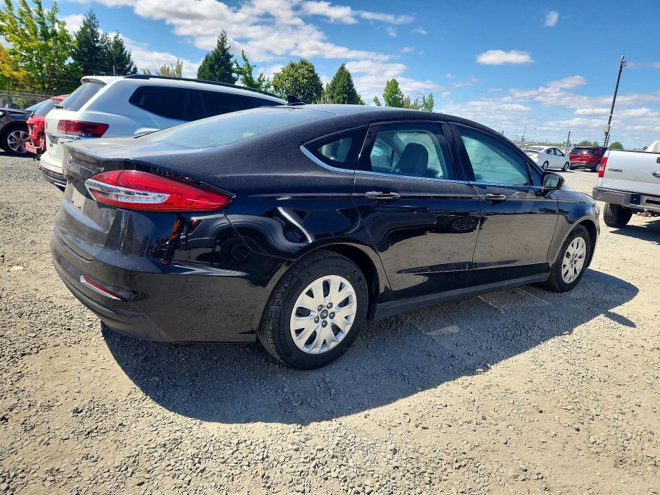 Photo 3 from auction – 2020 FORD FUSION with VIN 3FA6P0G77LR234011