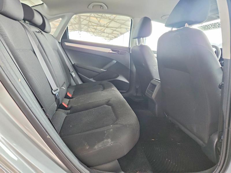 Photo 10 from auction – 2017 VOLKSWAGEN PASSAT with VIN 1VWAT7A38HC072701